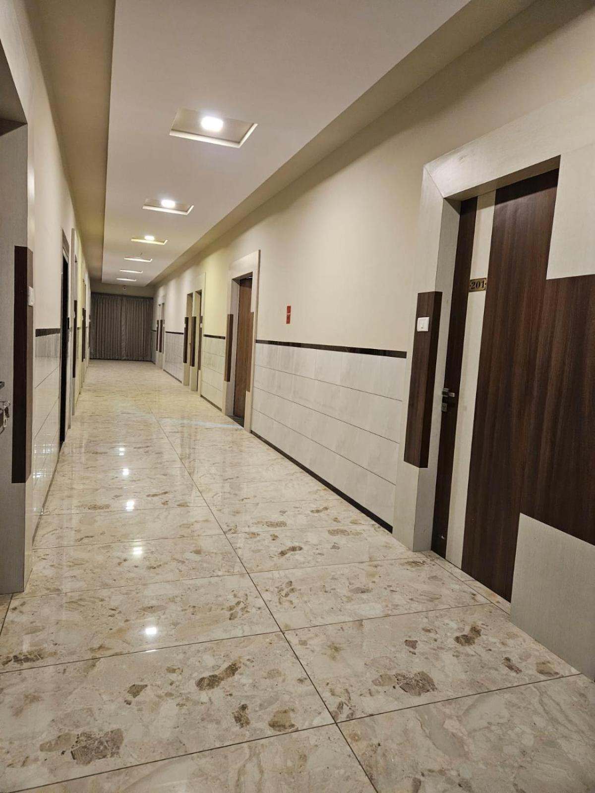 Majestic Inn Vasai Exterior photo